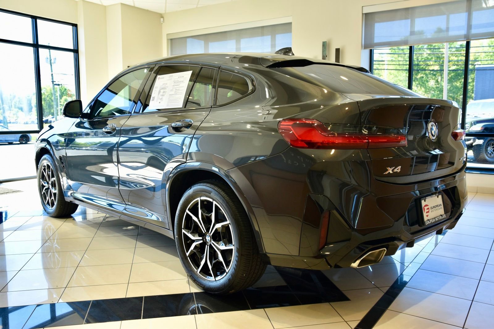 Used 2023 BMW X4 xDrive30i w/ M Sport Package image 5