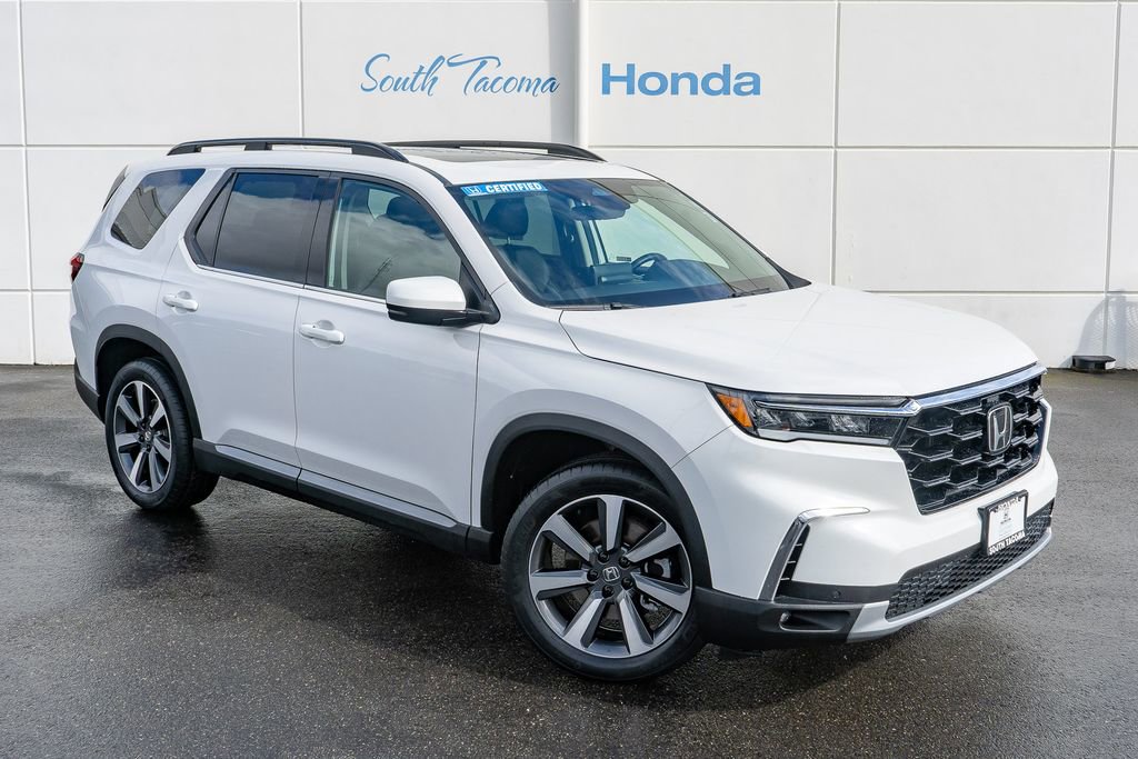 Certified 2023 Honda Pilot Touring image 2