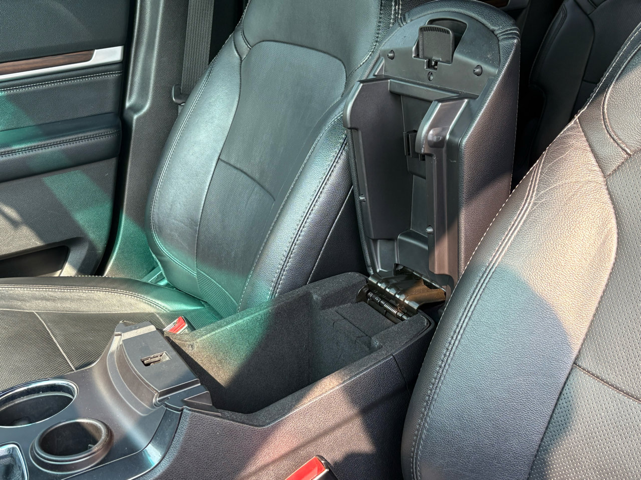 Used 2017 Ford Explorer Limited image 25