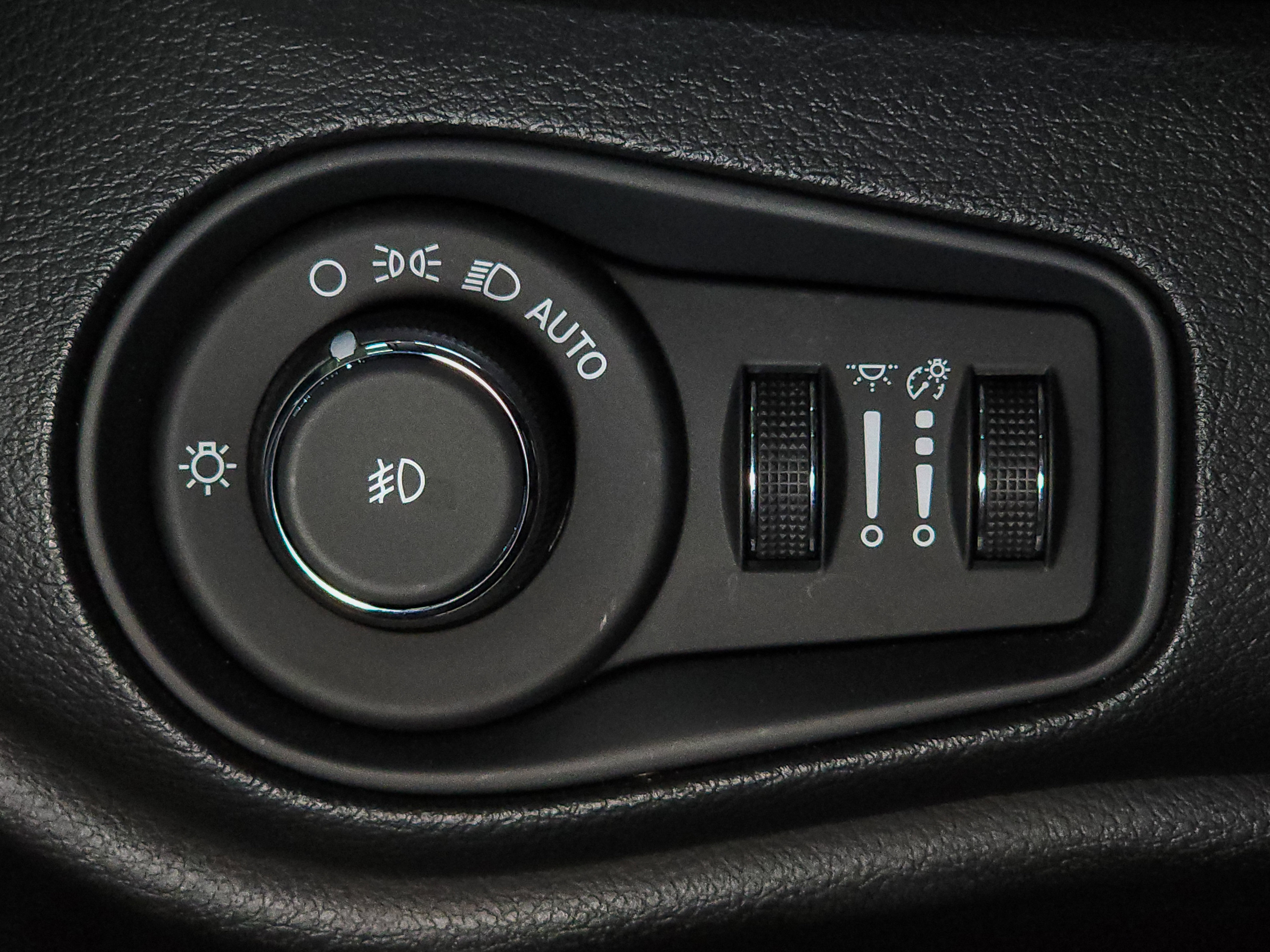 Used 2021 Jeep Renegade Limited image 21