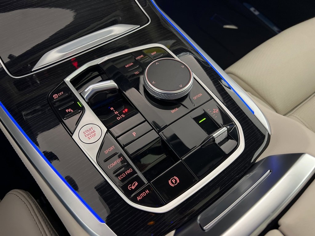 Used 2026 BMW X7 xDrive40i w/ M Sport Package image 21