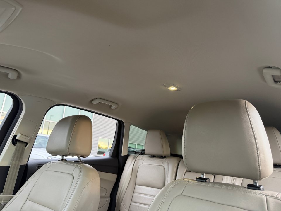 Used 2017 Ford Escape Titanium FWD image 21