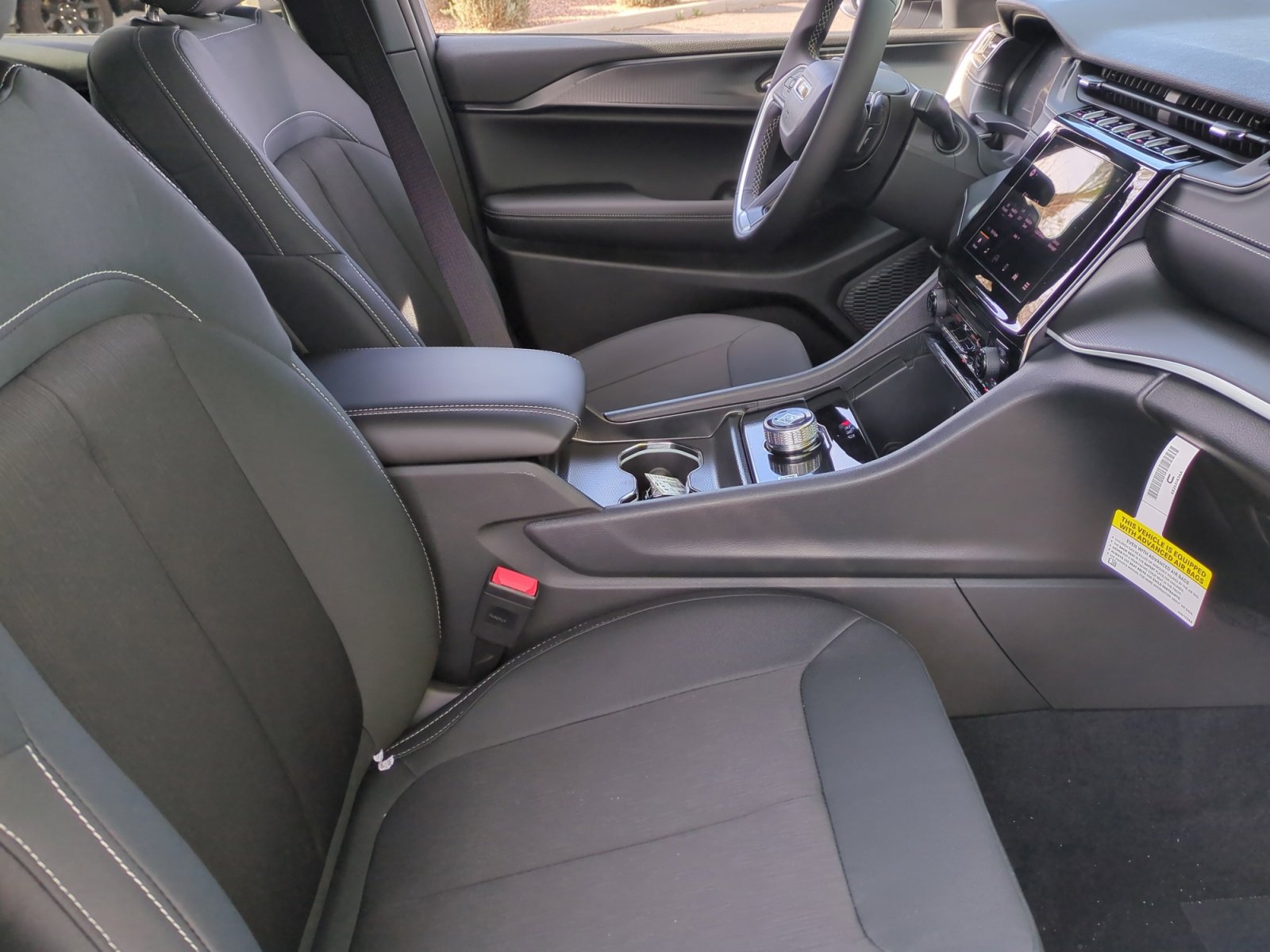 New 2026 Jeep Grand Cherokee Laredo image 19