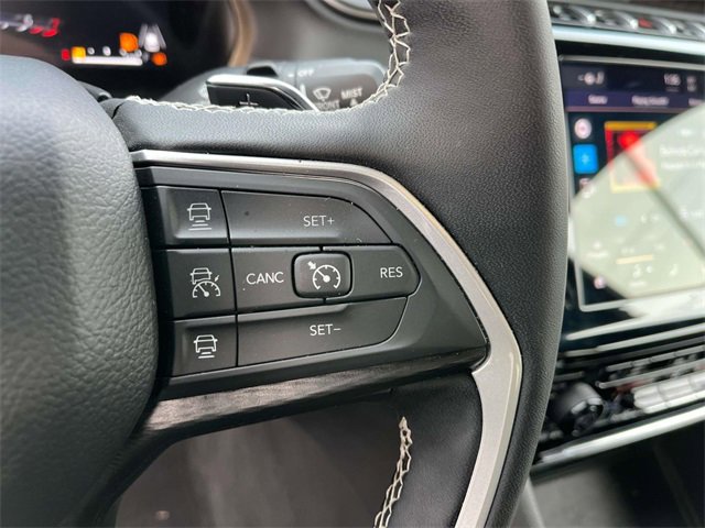 Used 2024 Jeep Grand Cherokee Altitude image 30