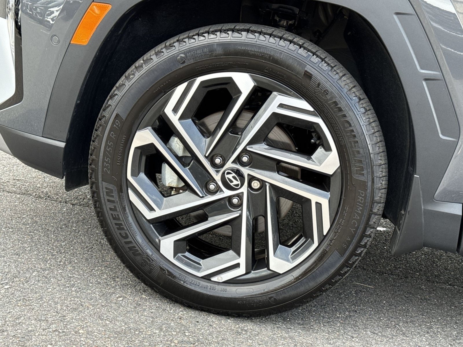 Certified 2025 Hyundai Tucson Limited AWD/4WD image 12