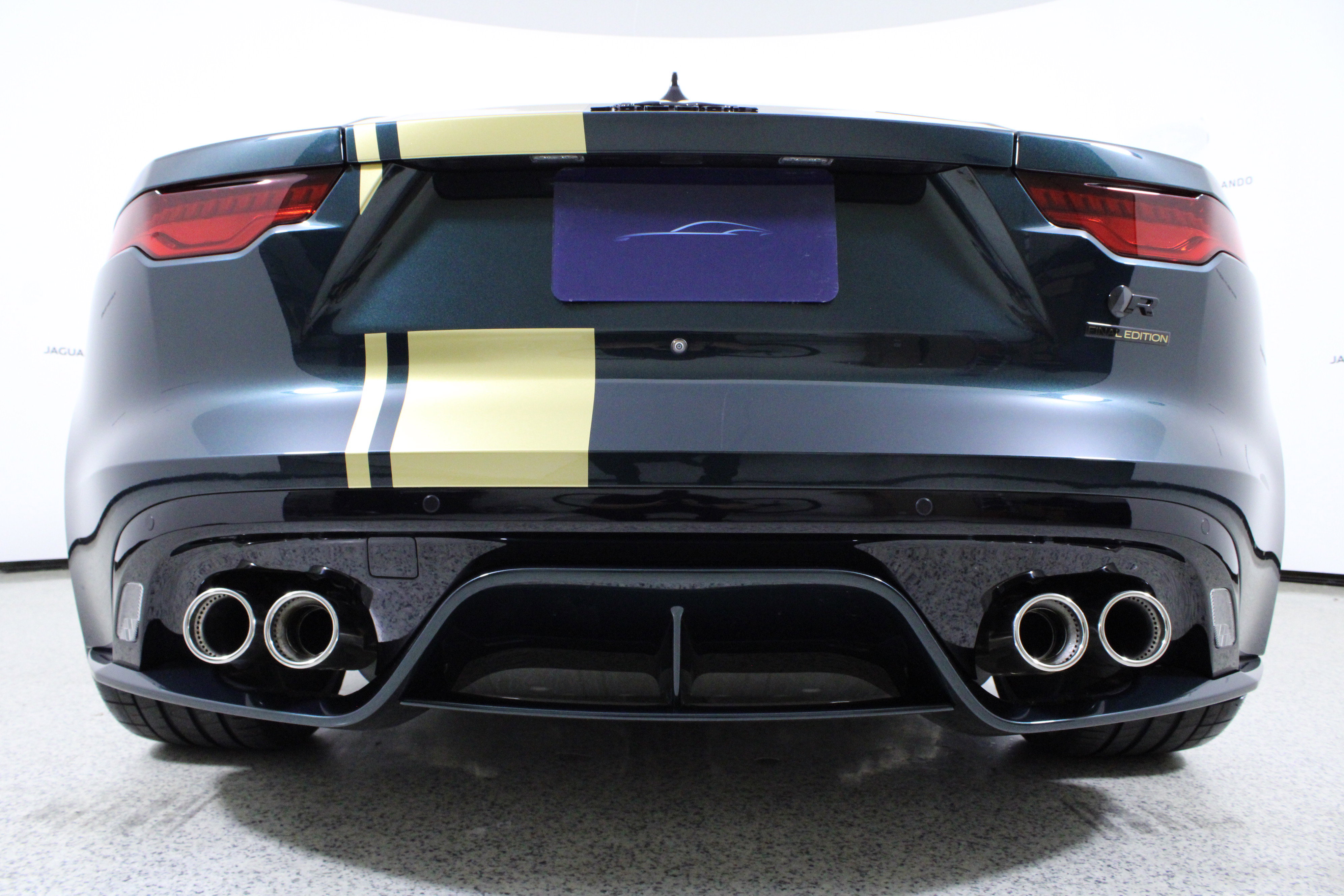 New 2024 Jaguar F-TYPE R image 9