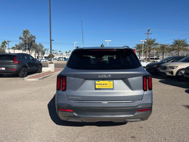Used 2024 Kia Sorento S image 4
