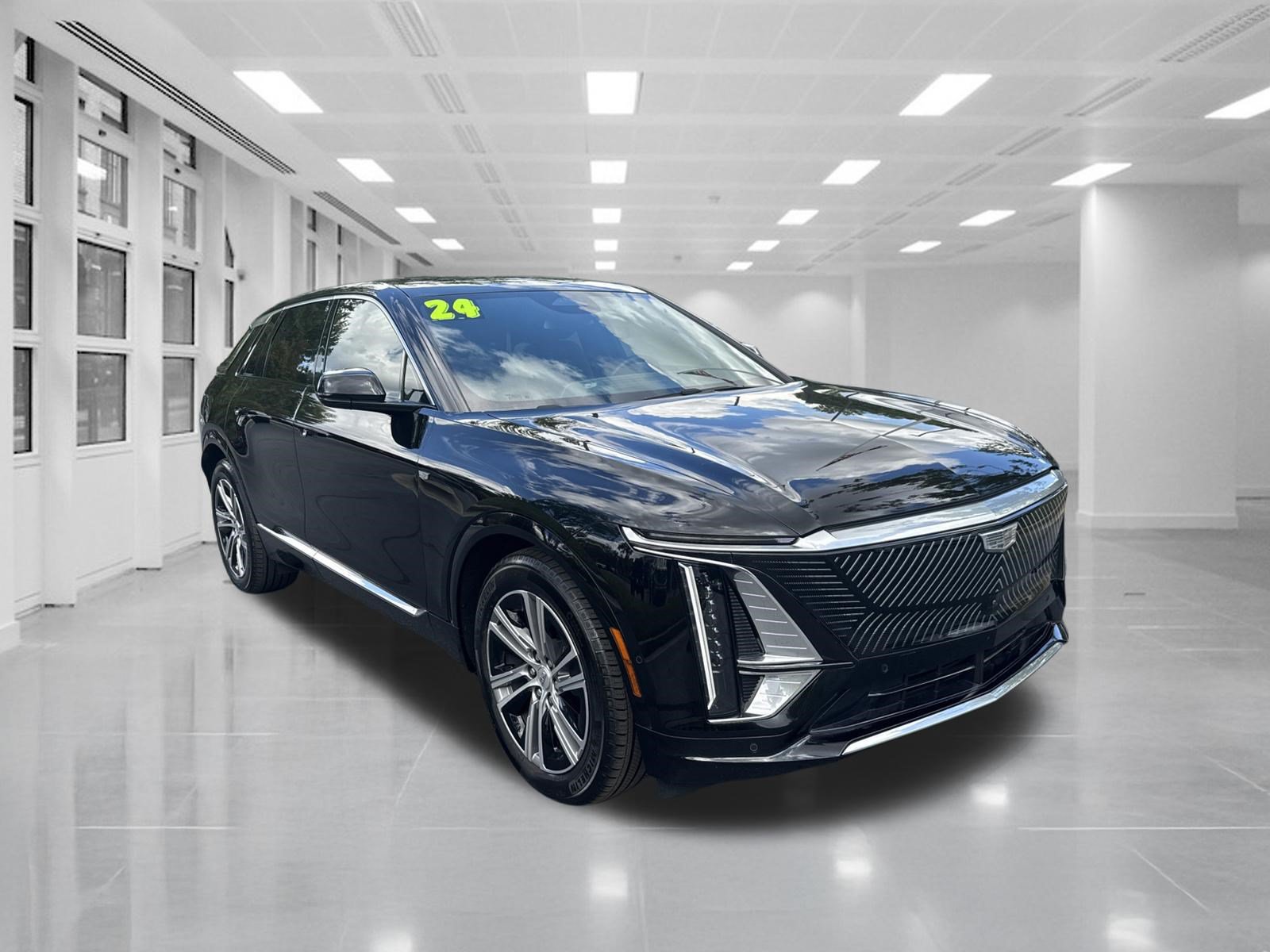 Certified 2024 Cadillac Lyriq Tech w/ Driver Assist Package RWD image 3