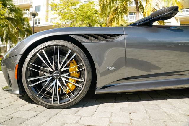 Used 2023 Aston Martin DBS Volante image 12