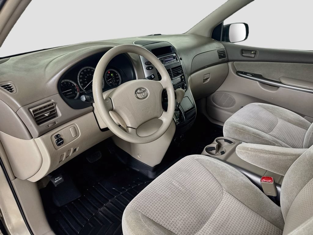Used 2009 Toyota Sienna CE FWD image 9