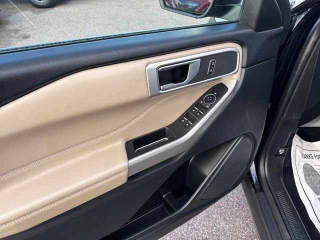 Used 2023 Ford Explorer XLT image 13