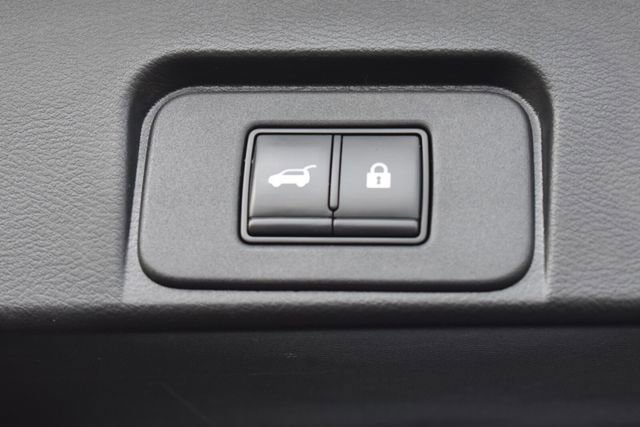 Used 2021 Nissan Rogue SV w/ Premium Package image 18