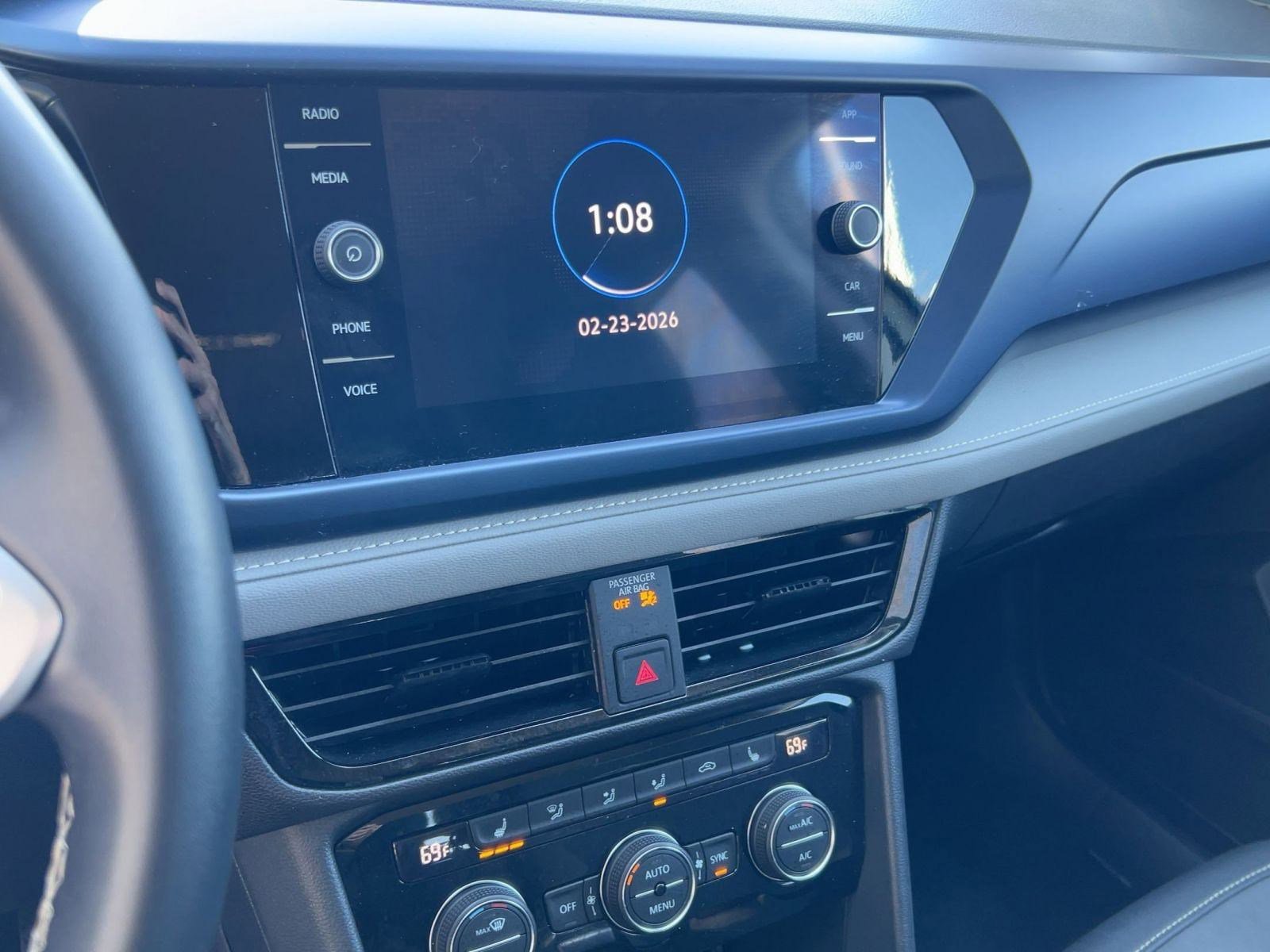 Used 2024 Volkswagen Taos SE image 22