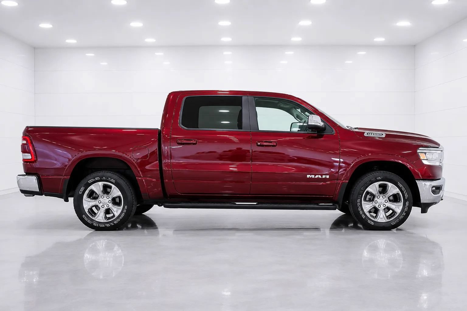 Used 2023 RAM 1500 Laramie AWD/4WD image 6