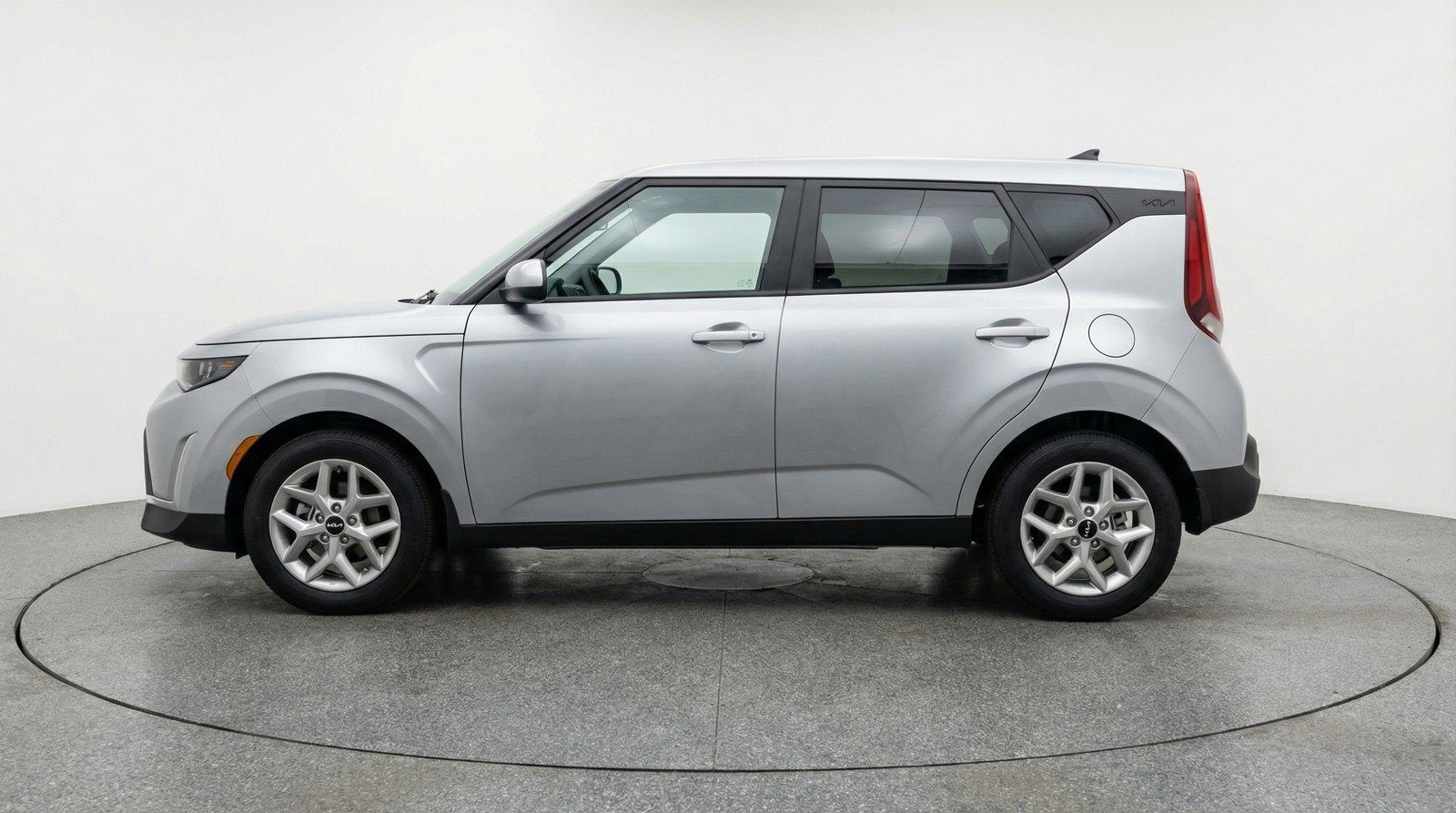 Used 2025 Kia Soul LX w/ LX Technology Package image 5
