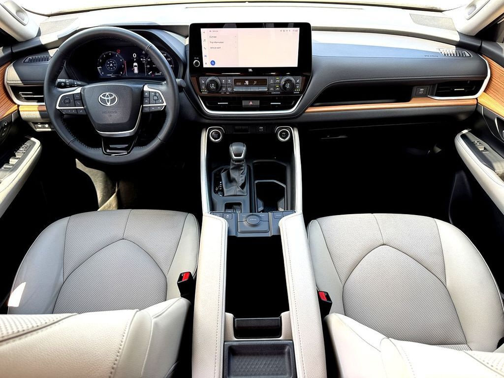 Used 2024 Toyota Grand Highlander FWD image 30