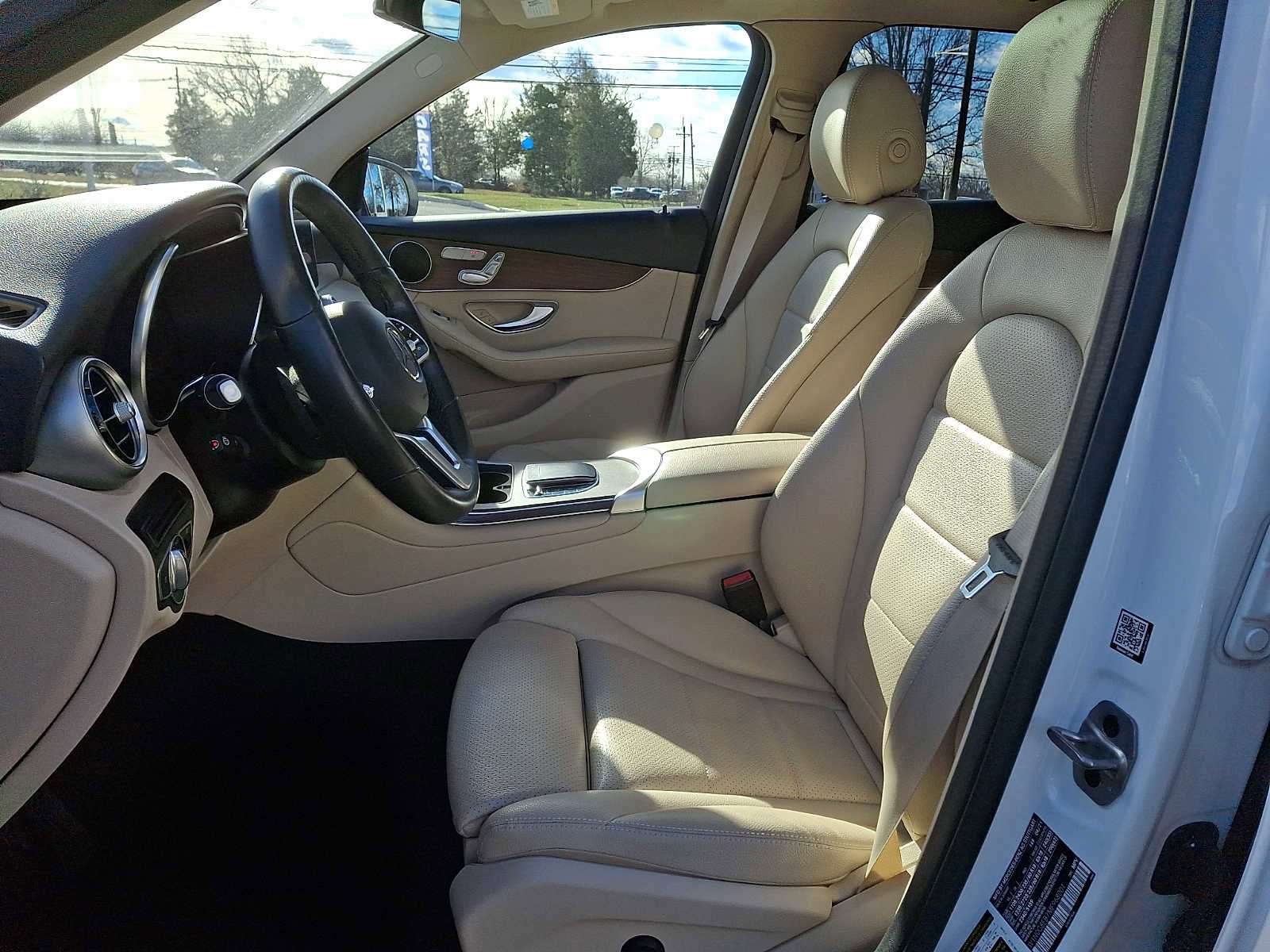 Used 2021 Mercedes-Benz GLC 300 4MATIC image 10