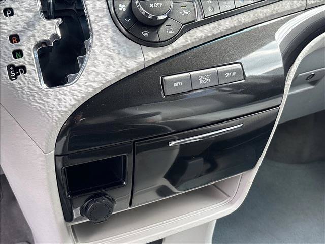 Used 2013 Toyota Sienna LE w/ Towing Pkg FWD image 20