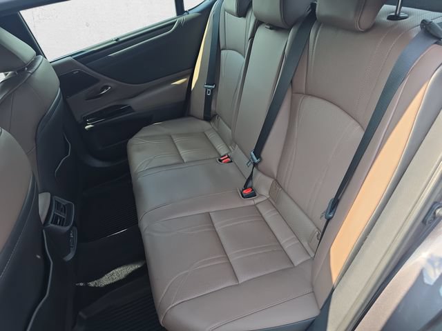 Certified 2025 Lexus ES 300h Ultra Luxury w/ Accessory Package (Z2) FWD image 14