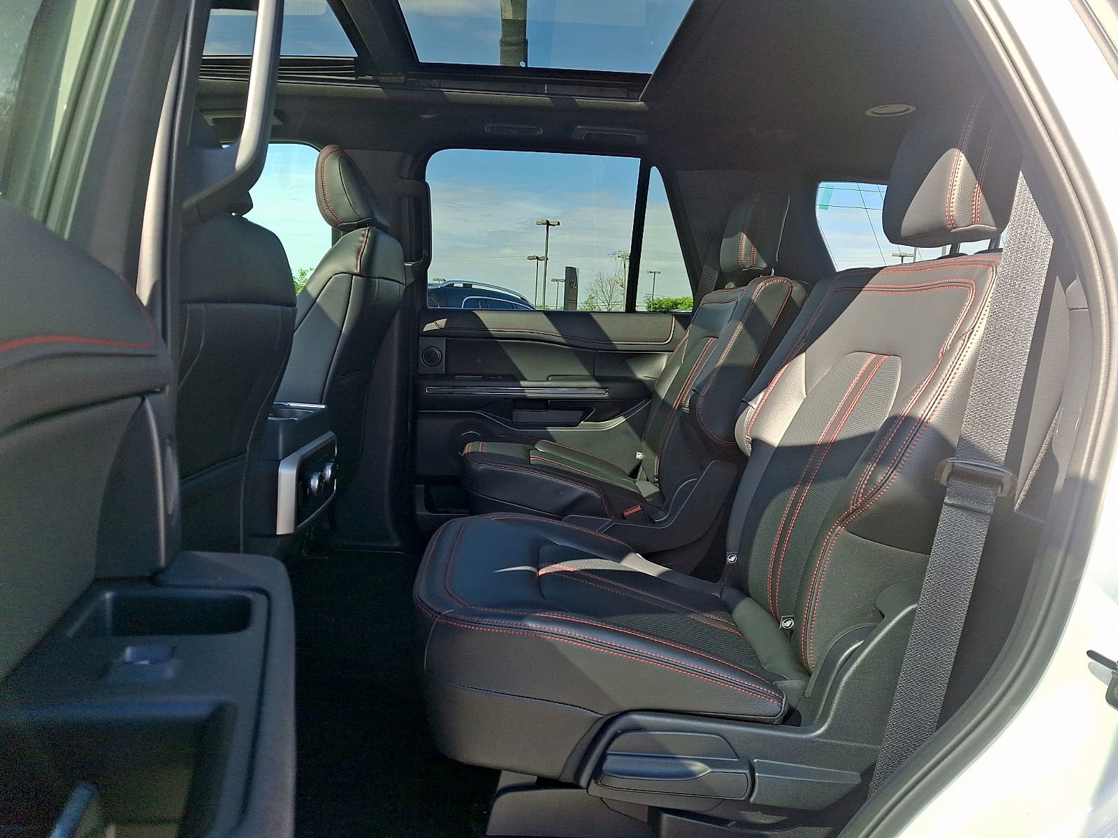 Used 2023 Ford Expedition Limited image 10