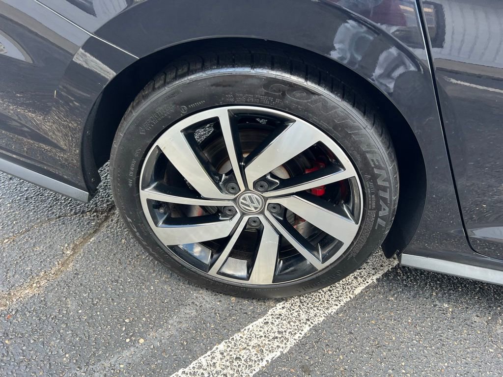 Used 2020 Volkswagen Jetta GLI FWD image 32