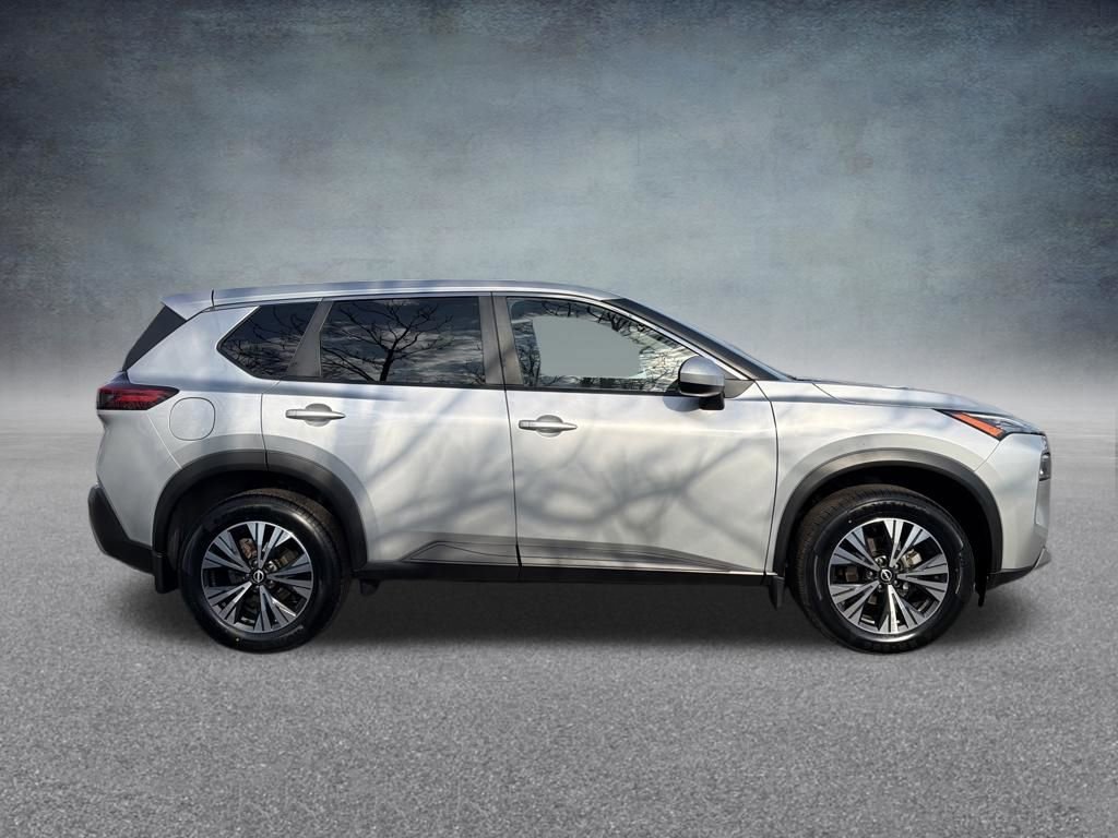 Used 2023 Nissan Rogue SV image 7