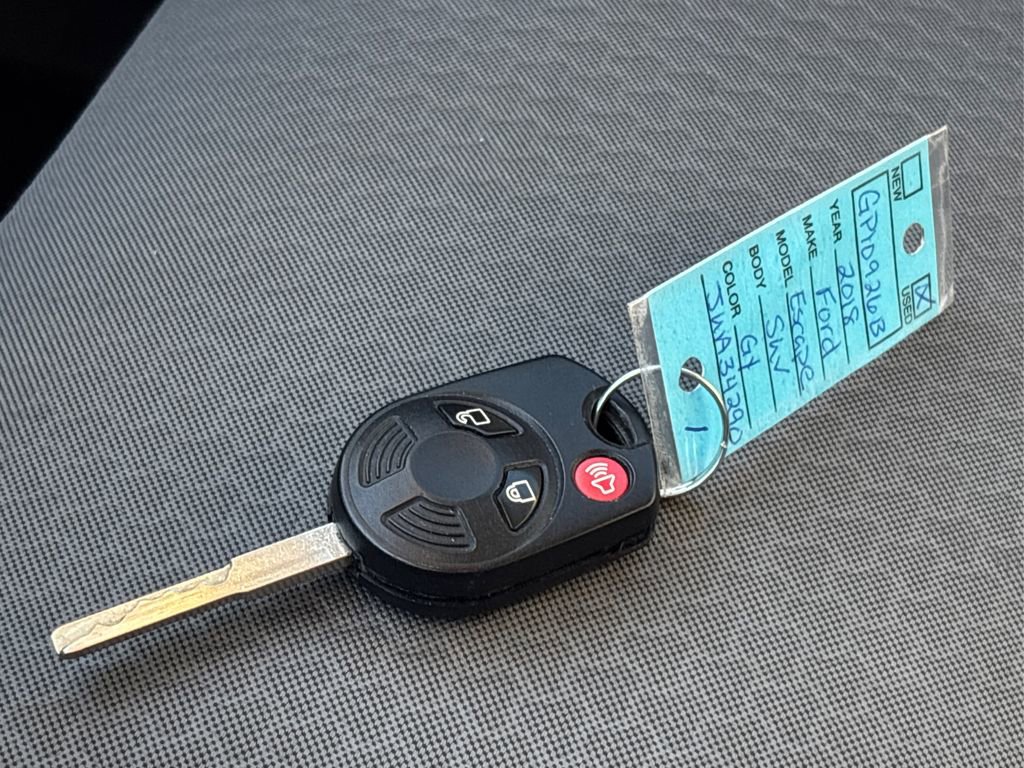 Used 2018 Ford Escape SE w/ SE Sync 3 Package image 34