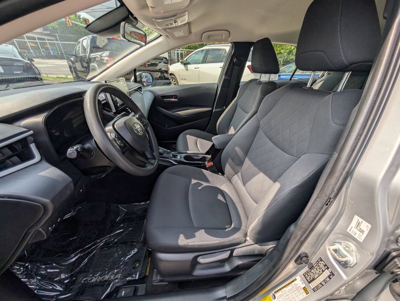 Used 2020 Toyota Corolla LE FWD image 15