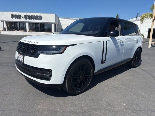 Used 2023 Land Rover Range Rover Long Wheelbase SE image 1