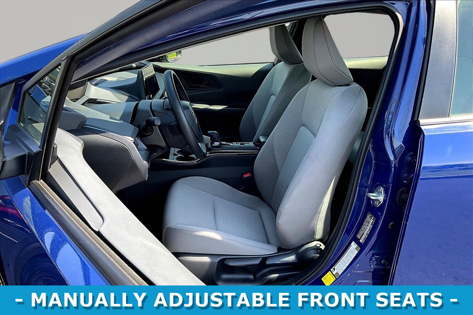 Used 2025 Toyota Prius LE FWD image 21