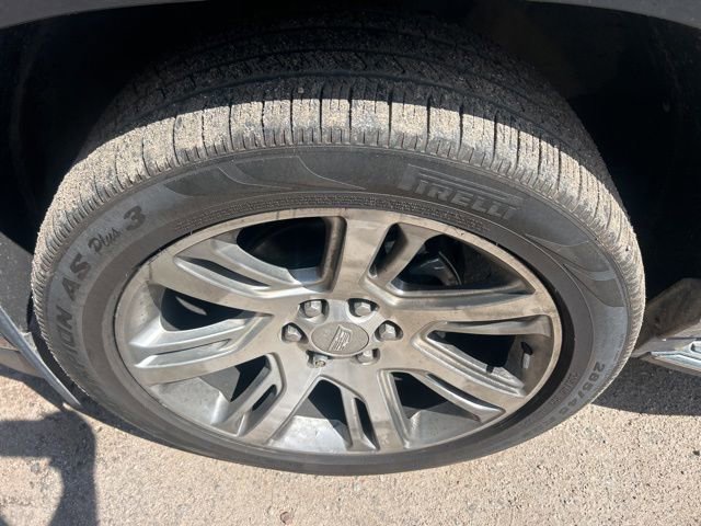 Used 2018 Cadillac Escalade ESV Luxury AWD/4WD image 10