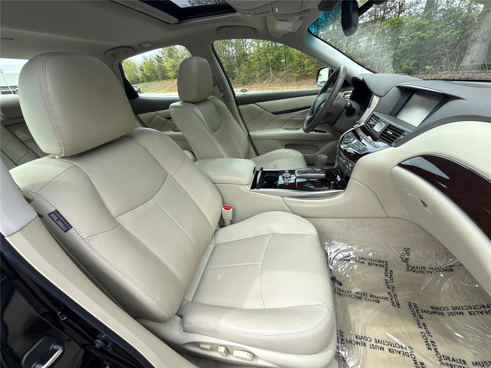 Used 2015 INFINITI Q70 3.7 w/ Technology Package image 26