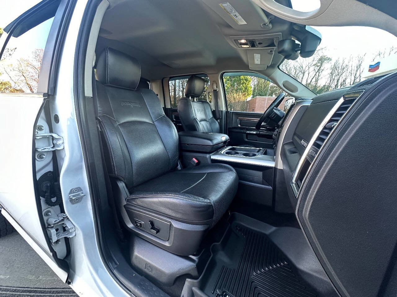 Used 2015 RAM 1500 Laramie image 9