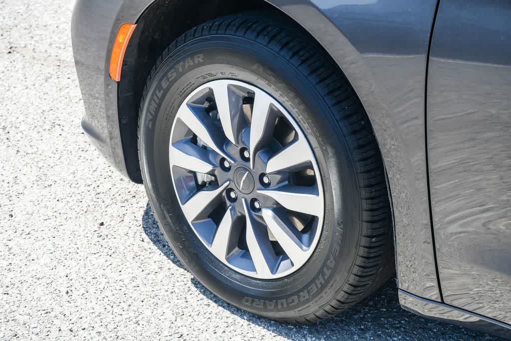 Used 2023 Chrysler Pacifica Touring-L FWD image 10