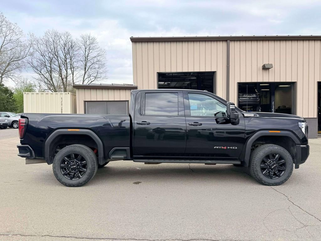 Used 2024 GMC Sierra 3500 AT4 w/ AT4 Premium Plus Package AWD/4WD image 8