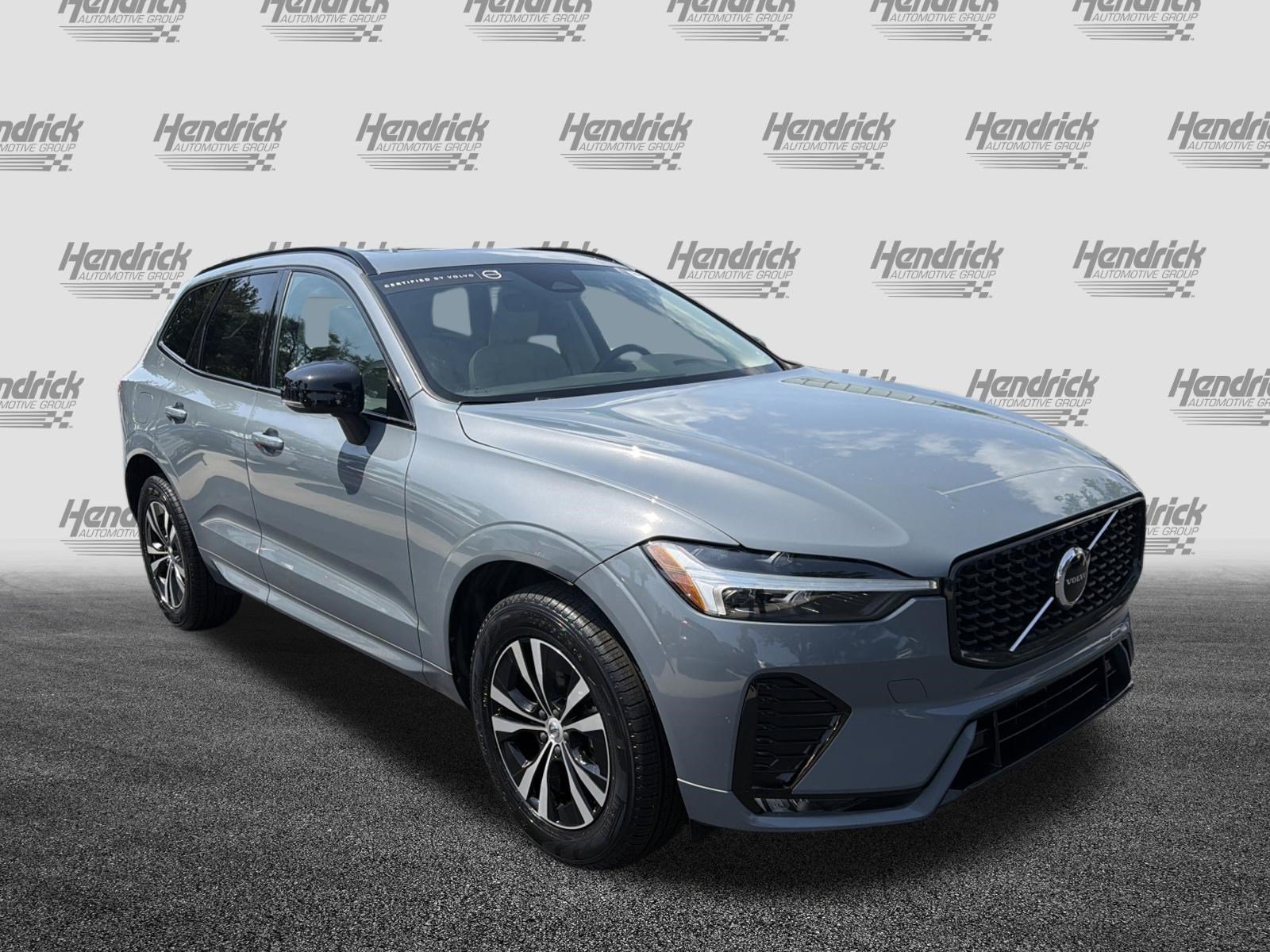 Certified 2024 Volvo XC60 B5 Core AWD/4WD image 2