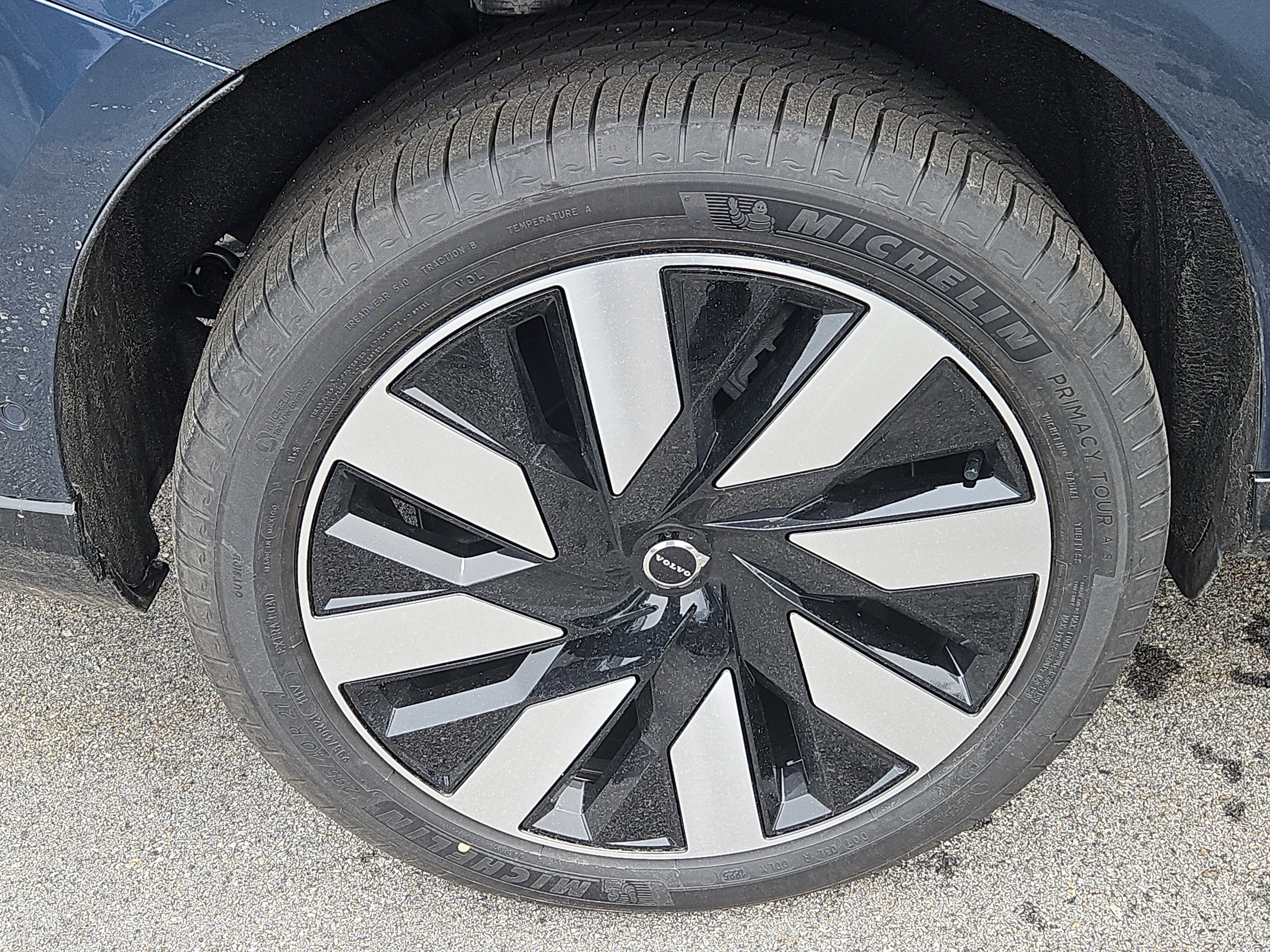 New 2025 Volvo EX90 Plus w/ Protection Package Premier image 19