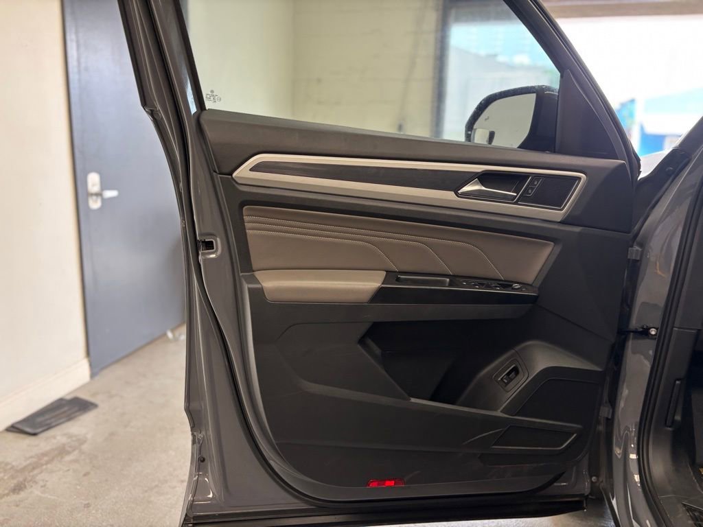 Used 2021 Volkswagen Atlas Cross Sport SEL R-Line image 13