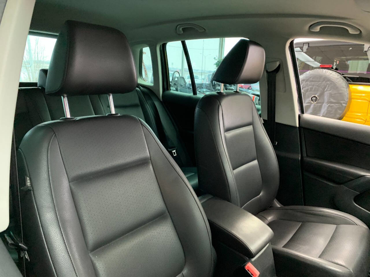 Used 2014 Volkswagen Tiguan SE image 13