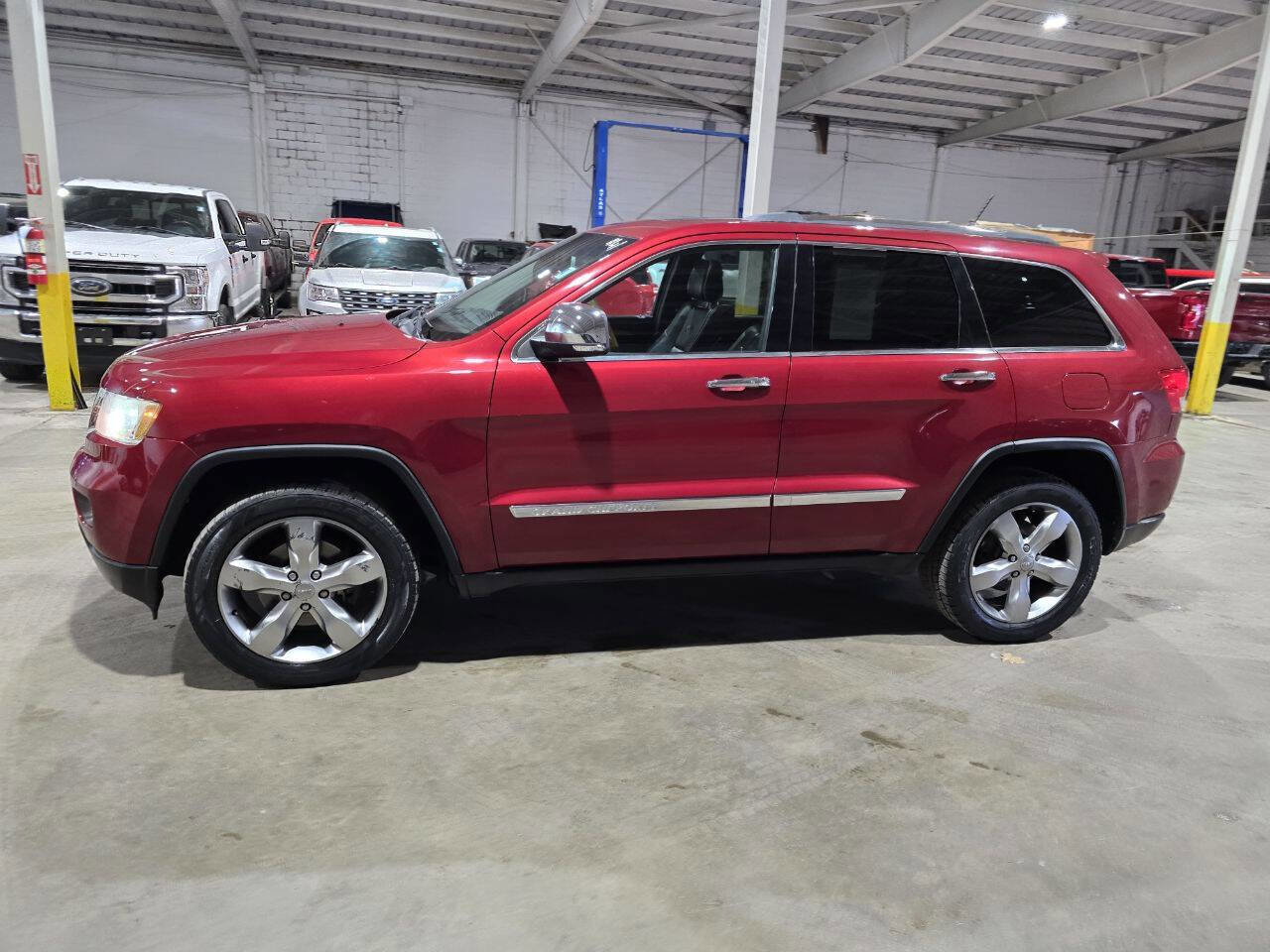 Used 2012 Jeep Grand Cherokee Overland image 4