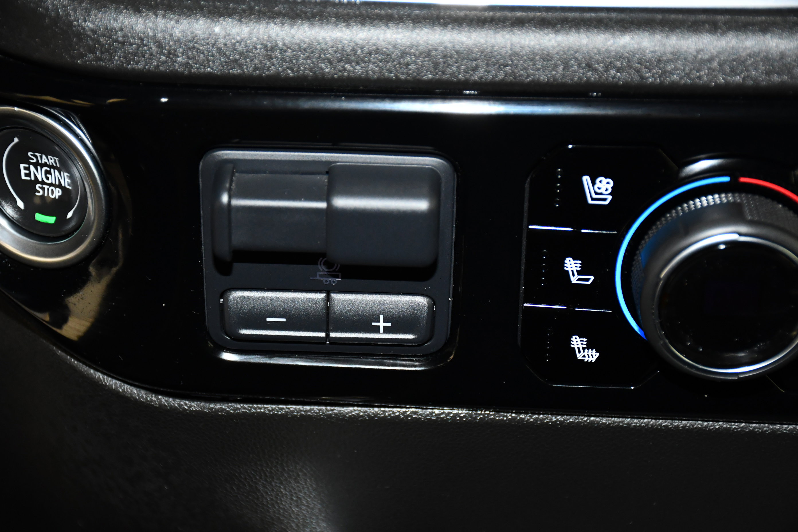 Used 2024 Chevrolet Silverado 3500 High Country w/ High Country Premium Package AWD/4WD image 29