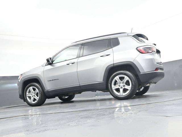 Used 2023 Jeep Compass Latitude w/ Sun and Sound Group AWD/4WD image 35