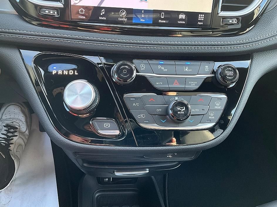 New 2026 Chrysler Pacifica Select image 26