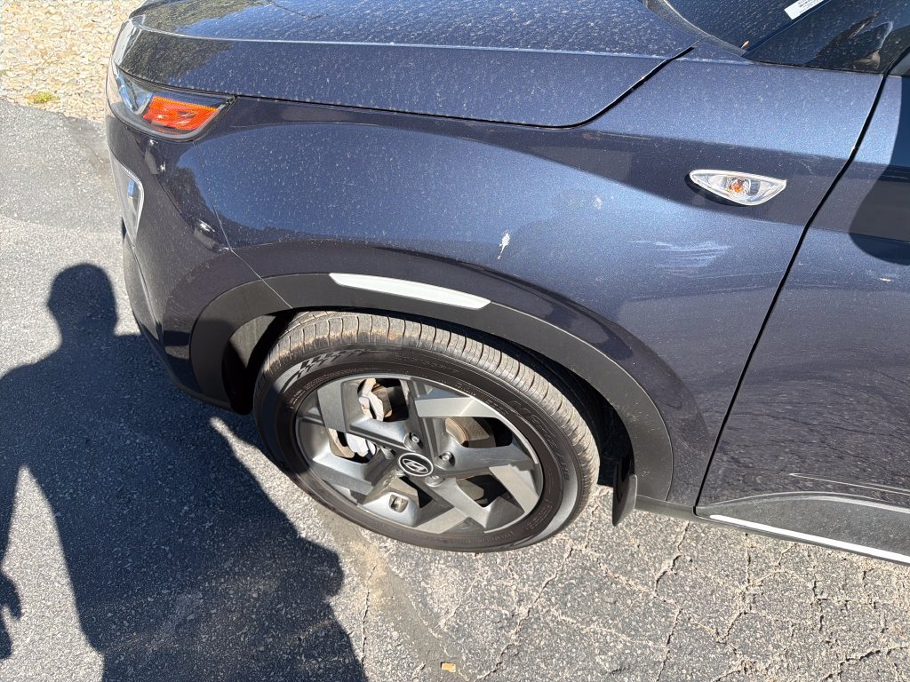 Used 2025 Hyundai Venue Limited FWD image 10