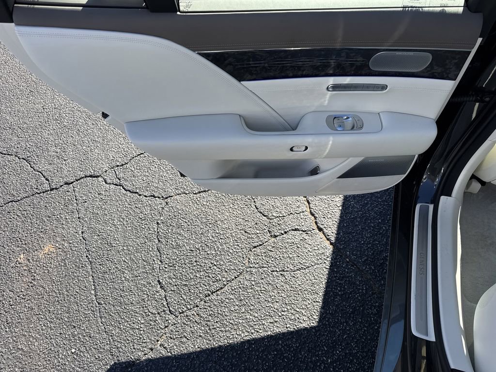 Used 2025 Genesis G90 3.5T image 20