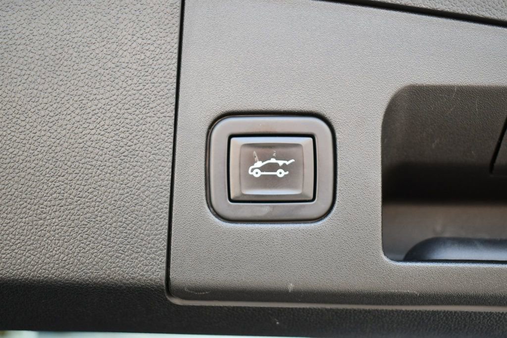 Used 2021 Cadillac XT4 Sport image 17