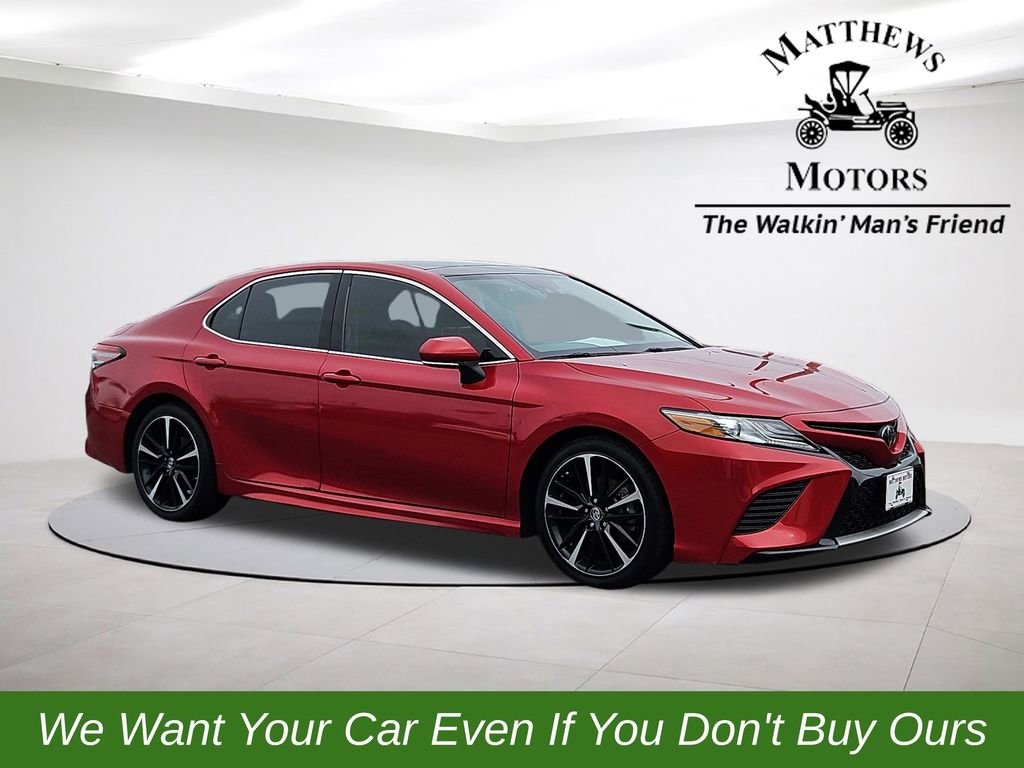 Used 2019 Toyota Camry XSE image 1