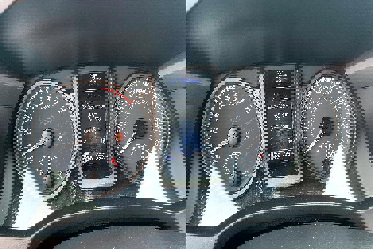 Used 2023 Toyota Tacoma TRD Off-Road image 25