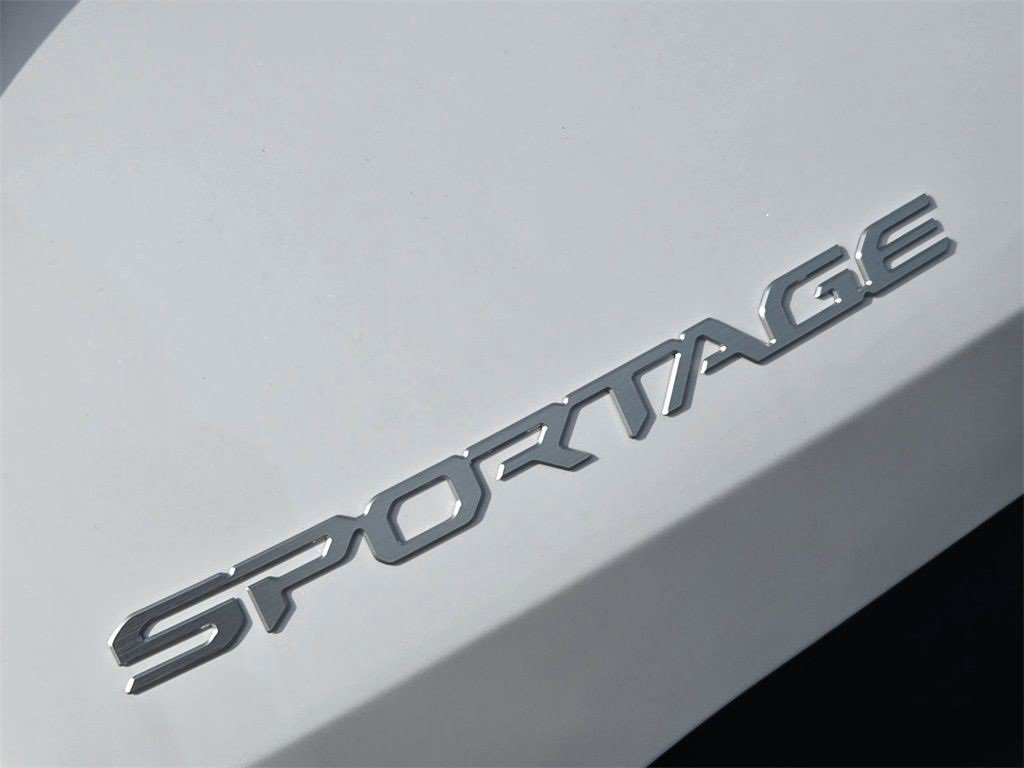 New 2026 Kia Sportage LX image 8