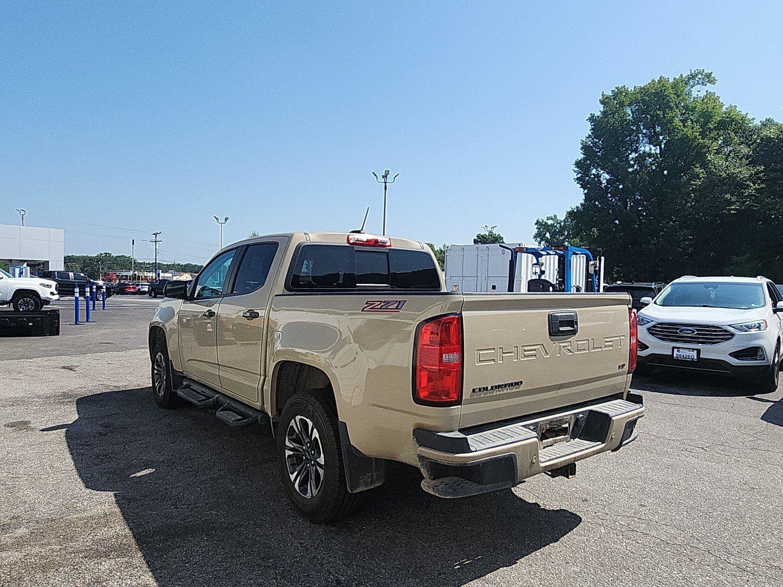 Used 2022 Chevrolet Colorado Z71 RWD image 3